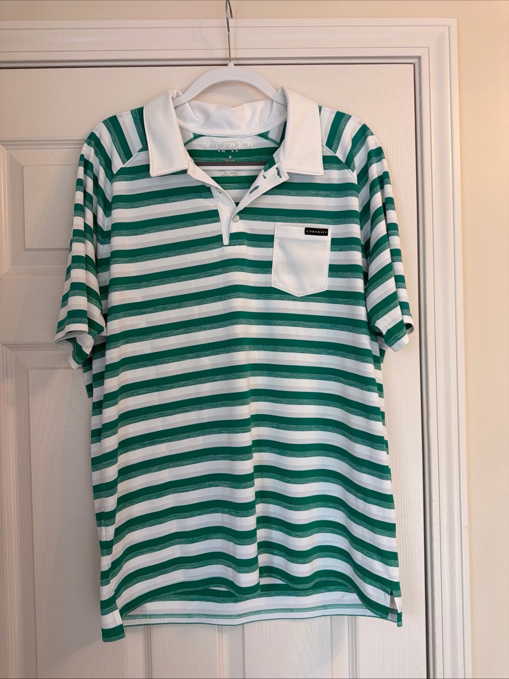Oakley Green and White Striped Polo with Chest Pocket golf shirt men’s XL